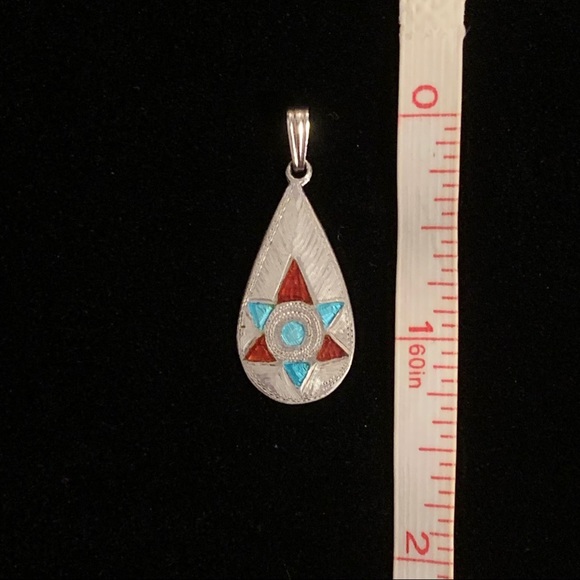 Sterling silver teardrop shaped pendant - Picture 4 of 4